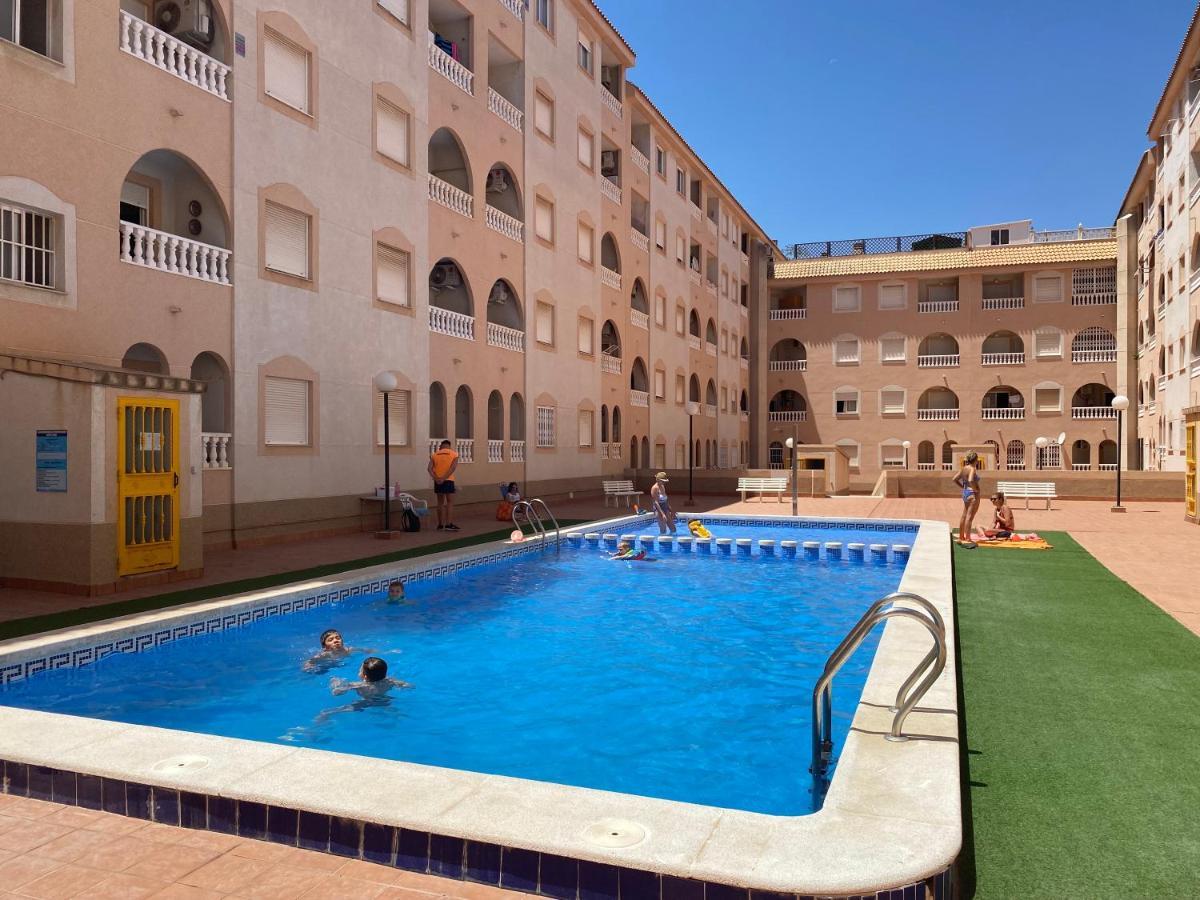 Amazing 2-Bedrooms Apartment With Pool Torrevieja Center Exterior foto